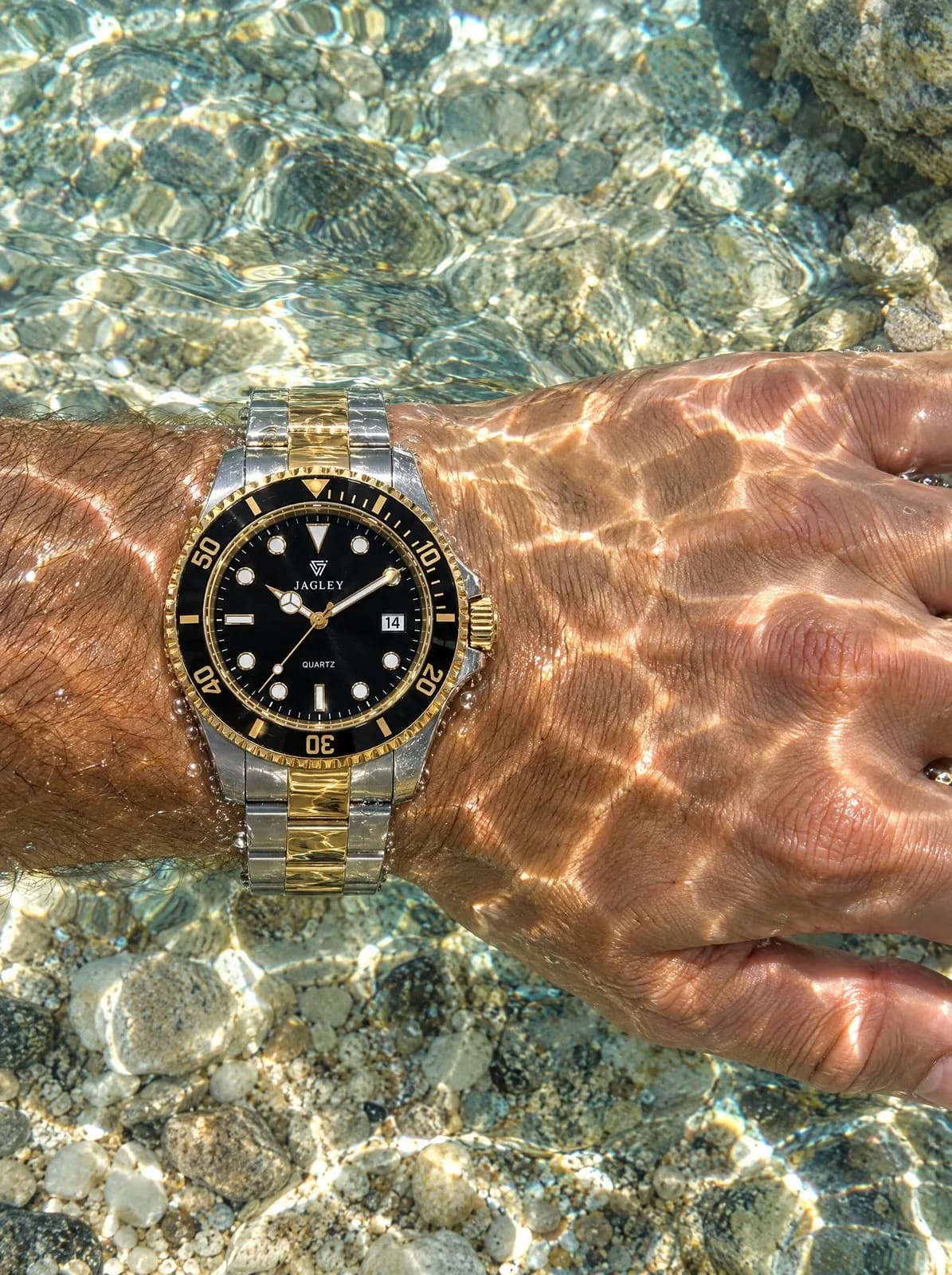 Marbella Bicolor negro, poza agua